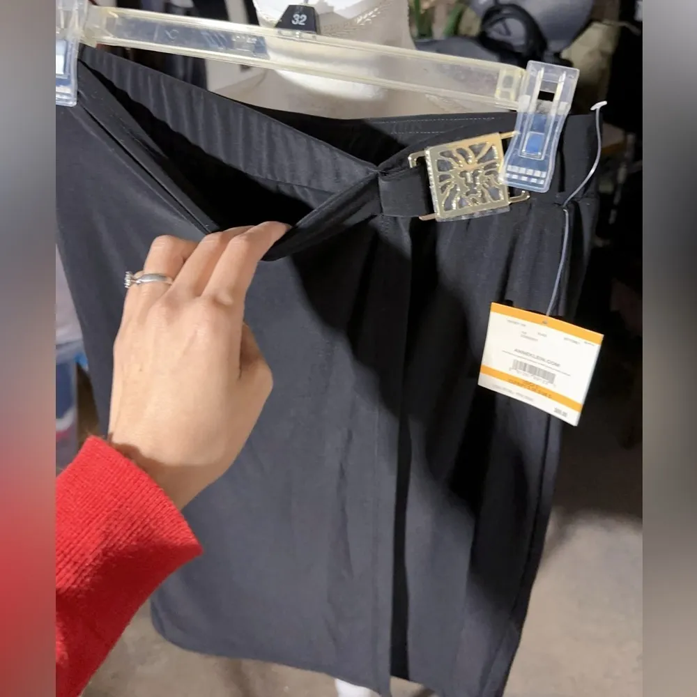 Anne Klein black stretchy silky smooth skirt with metal logo belt tie NWT - Image 4