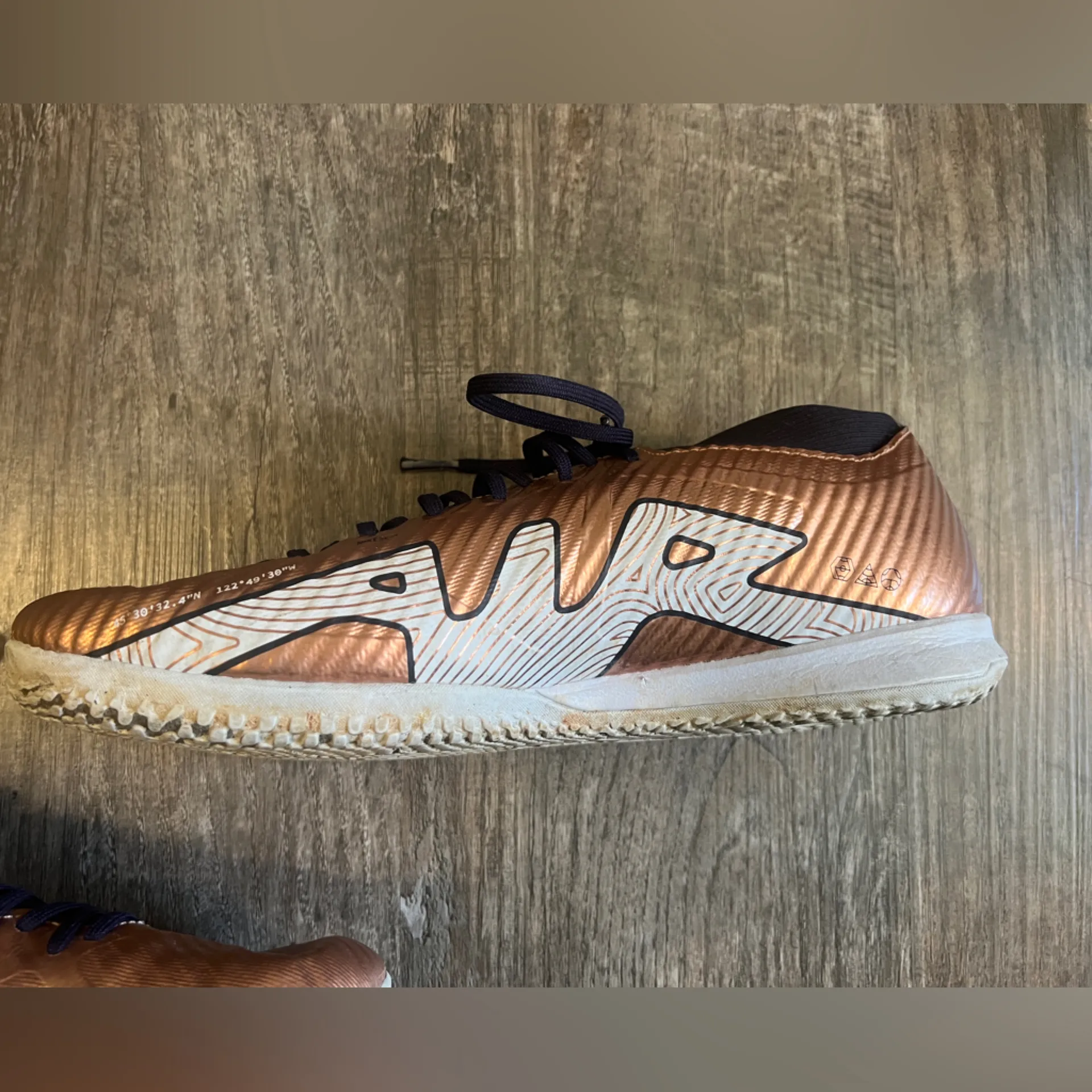 Nike Copper and Blue Ladies Athletic Shoes - Image 6