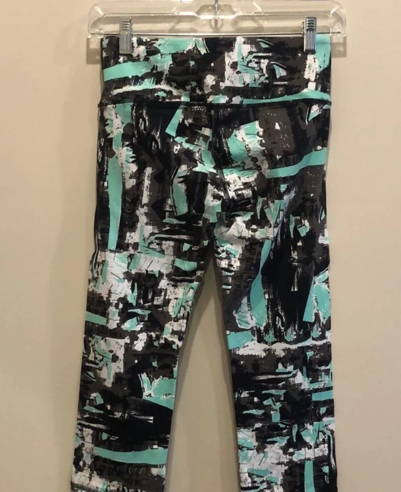 ALO brush print capris - Image 4