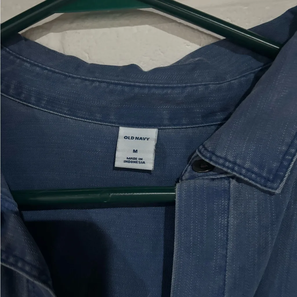 Old Navy  denim button down down medium - Image 3