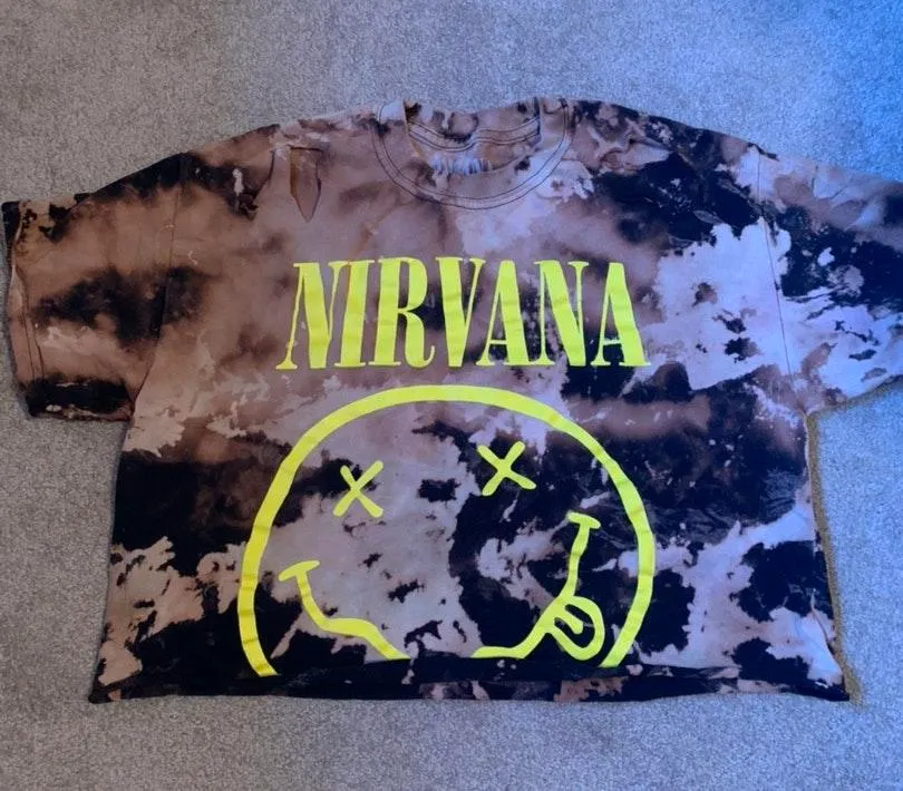 Vintage Distressed Tee Size M - Image 2