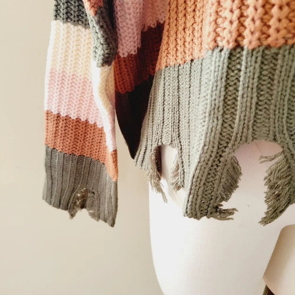 Wonderly striped chewed hem sweater size large - Image 3