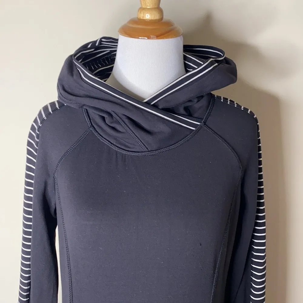 Lululemon Parallel Stiped Black and White Think Fast Hoodie - Image 4