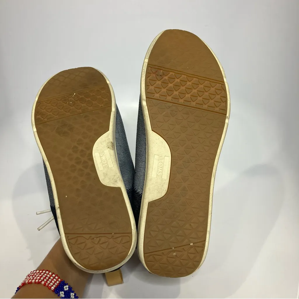 Toms Cabrillo sneakers blue color block women’s size 10 casual preppy minimalist - Image 9