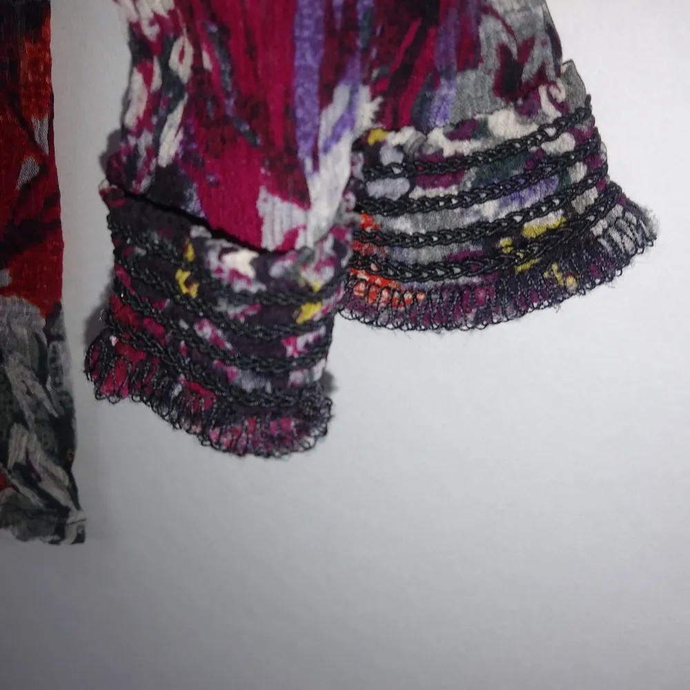 Lucky Brand L Wine Winter All Over Floral Stretch Top - Image 4