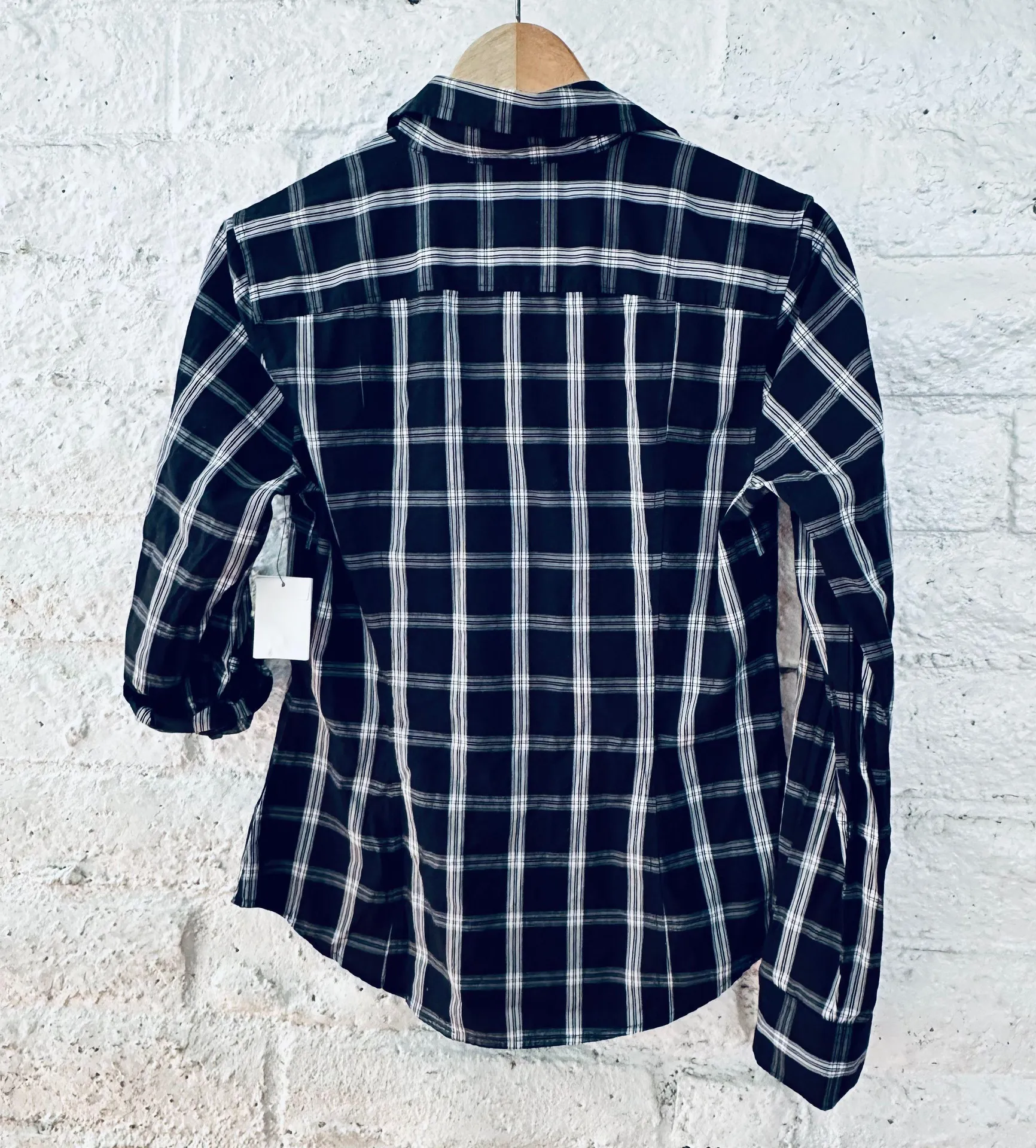 women's long sleeve button down shirt, black check, adjustable sleeves, size S - Image 4