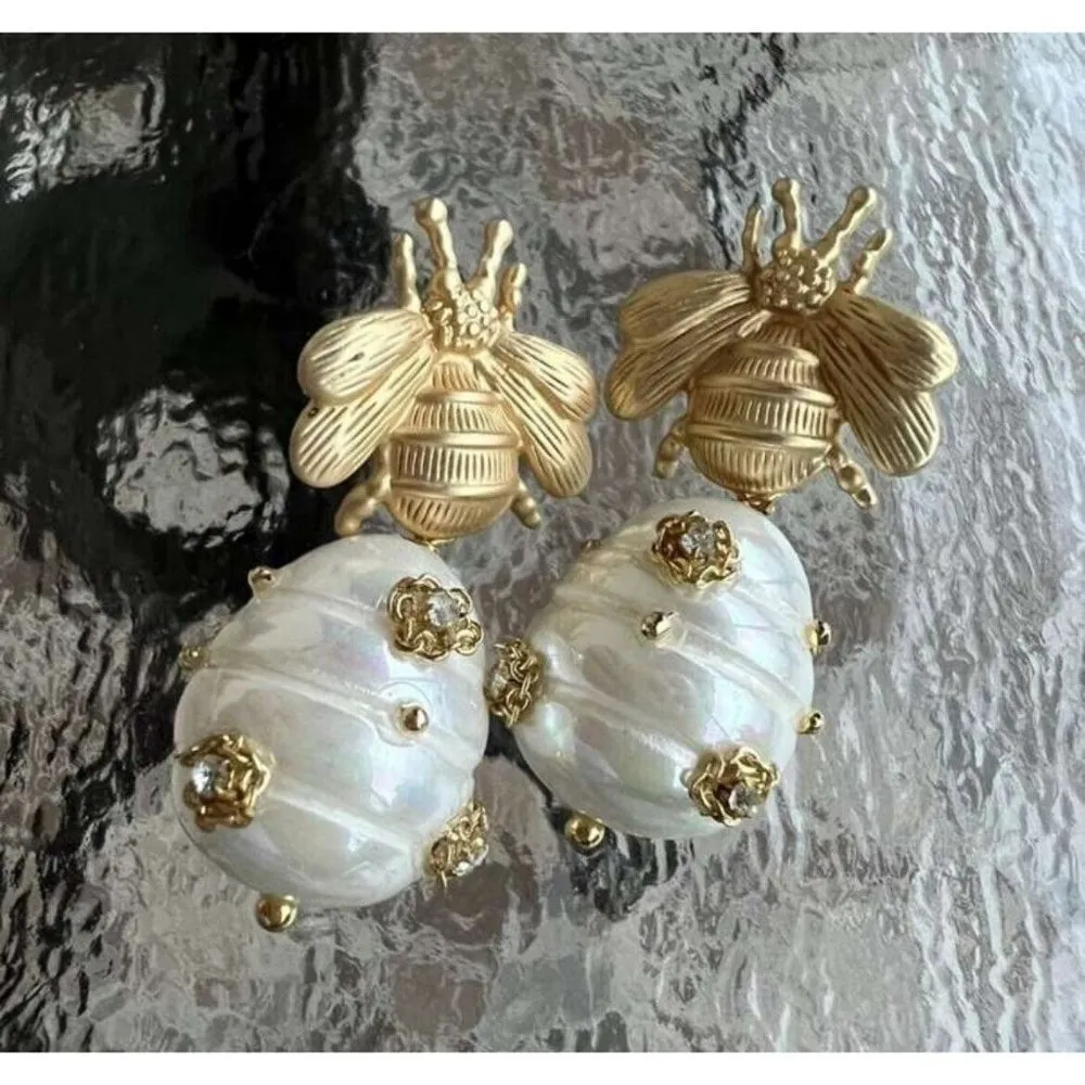 Bee Cultured Pearl Drop Earrings Vintage Bee Pearl Pendant Hypoallergenic Gold - Image 9