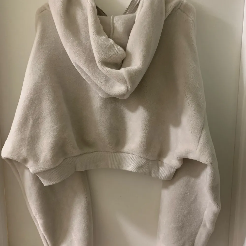 UO Bliss Fuzzy Fleece Hoodie Sweatshirt Creme - Image 5