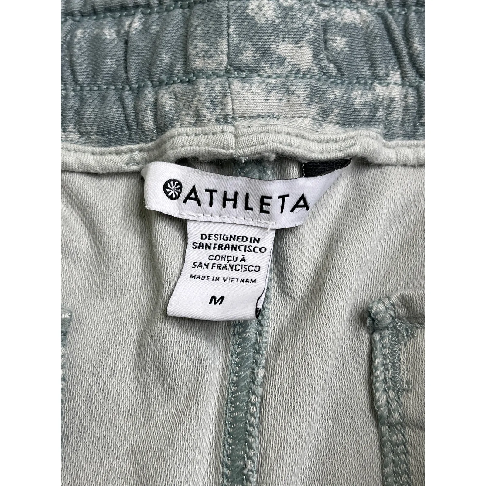 Athleta Farallon Jogger Pant in the Fog Camo print, size medium - Image 5