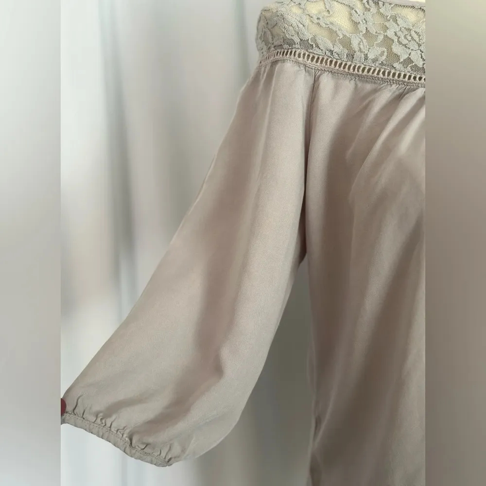 Fashion Ai Gray Lace Women's Top (574) Size XL - Image 6