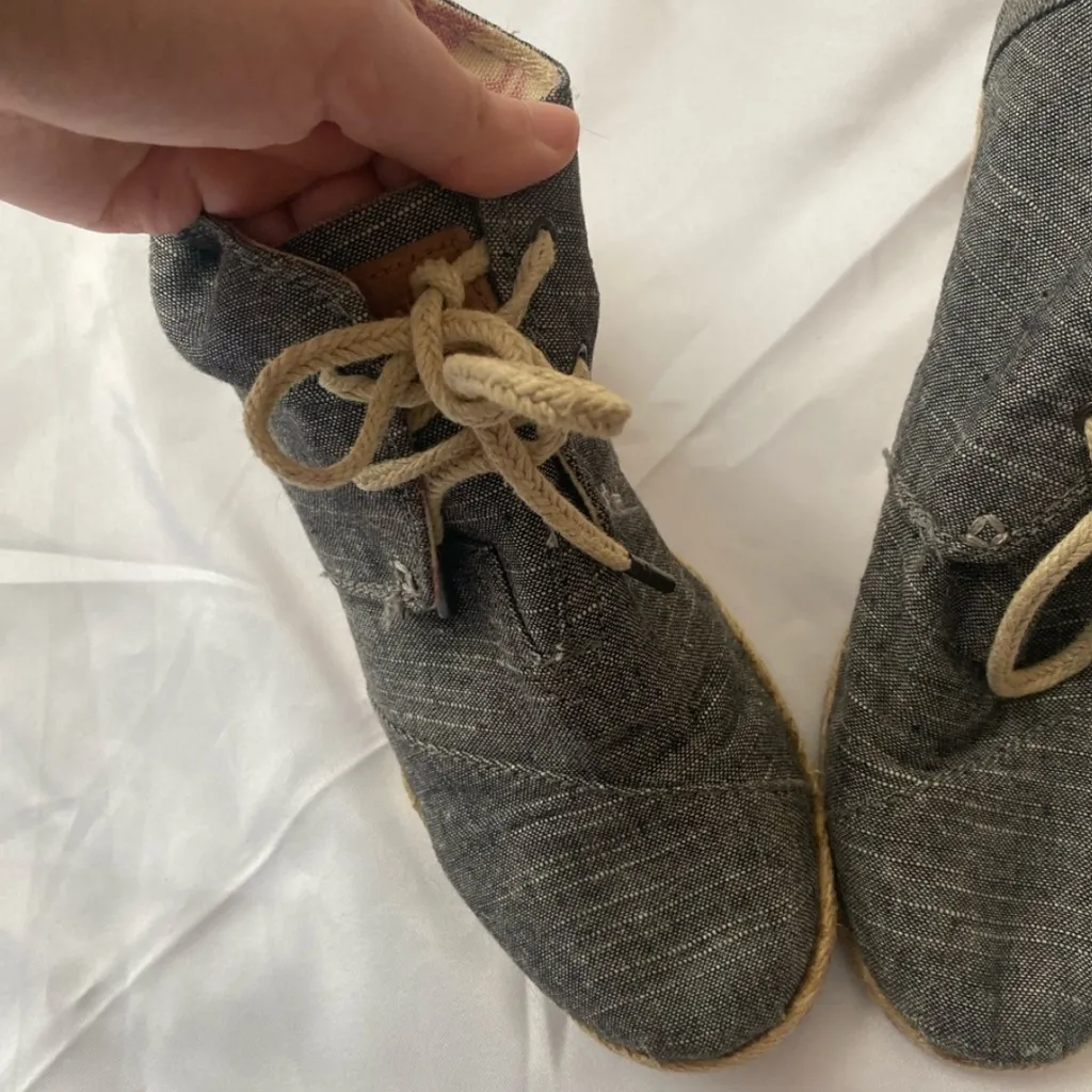 Toms Blue Denim Wedge Espadrilles size 7.5 - Image 3