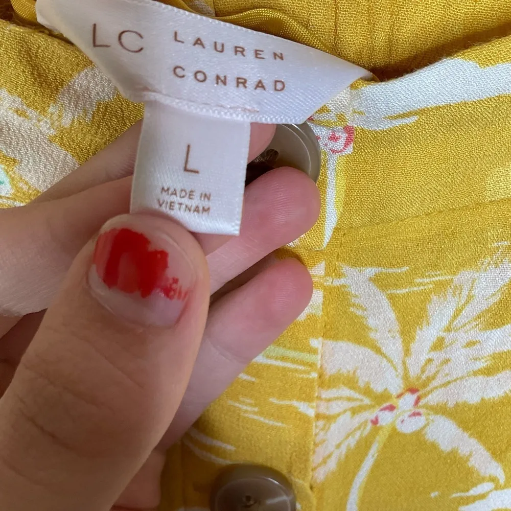 Lauren Conrad Hawaiian Print Button Front Midi Skirt Size Large - Image 3