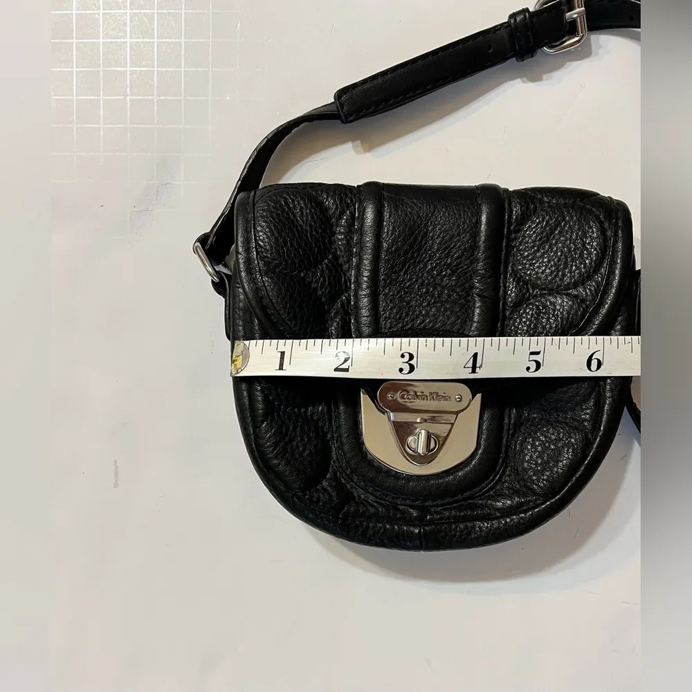 Calvin Klein crossbody mini clutch / purse, quilted - Image 7