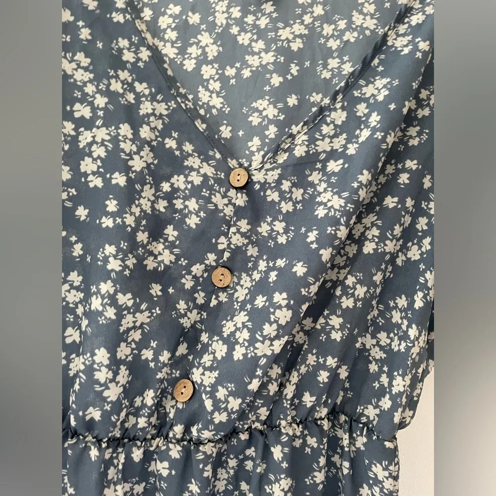 SHEIN VCAY Ditsy Floral Print V-Neck Ruffle Hem Dress - Image 5