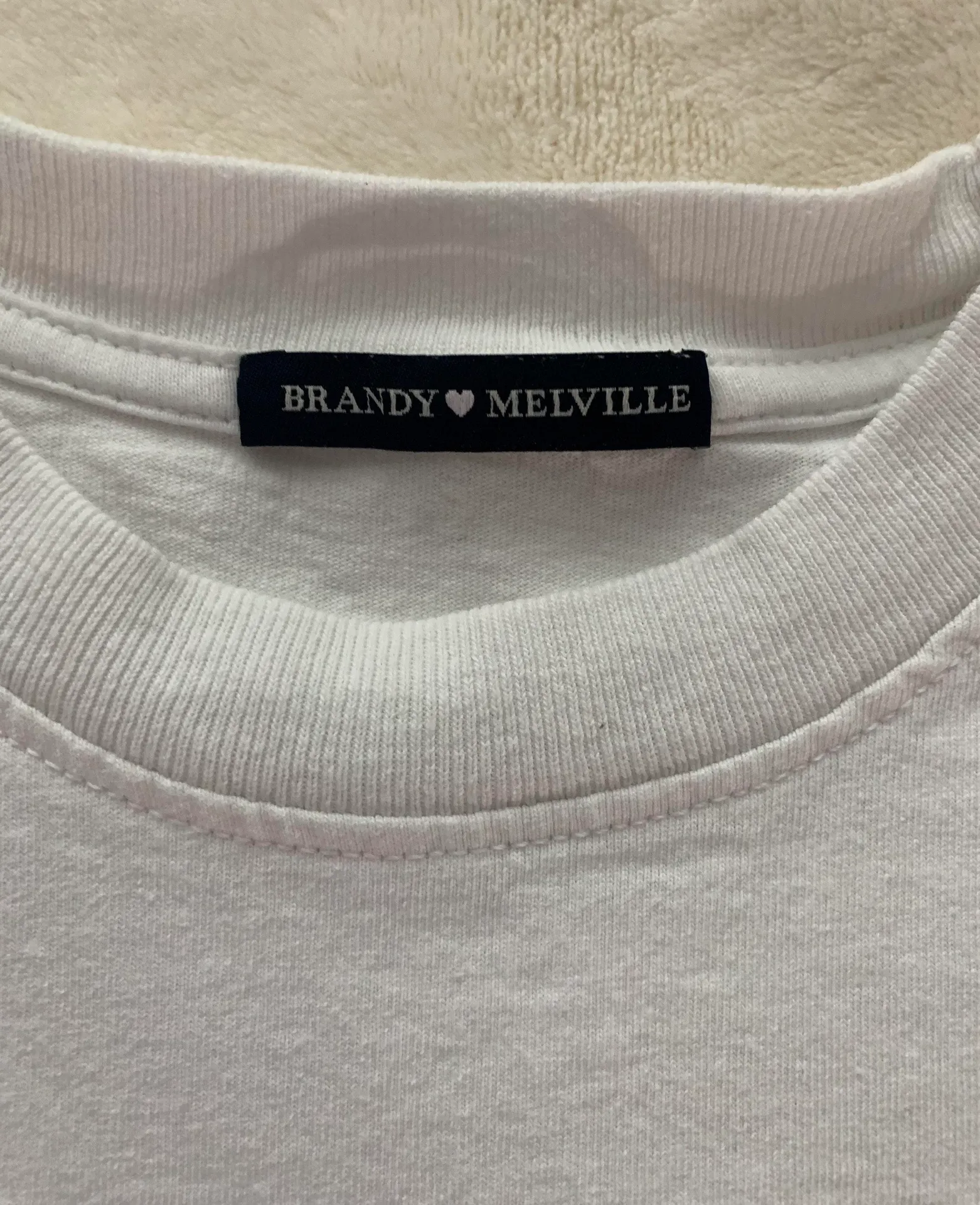 Brandy Melville Cropped Tee - Image 4