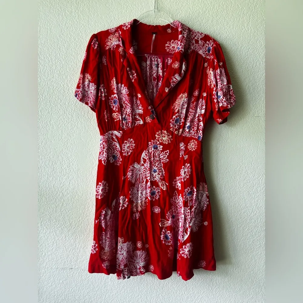 FREE PEOPLE Blue Hawaii Red Floral Print Short Sleeve Mini Dress Sz M Size M - Image 2