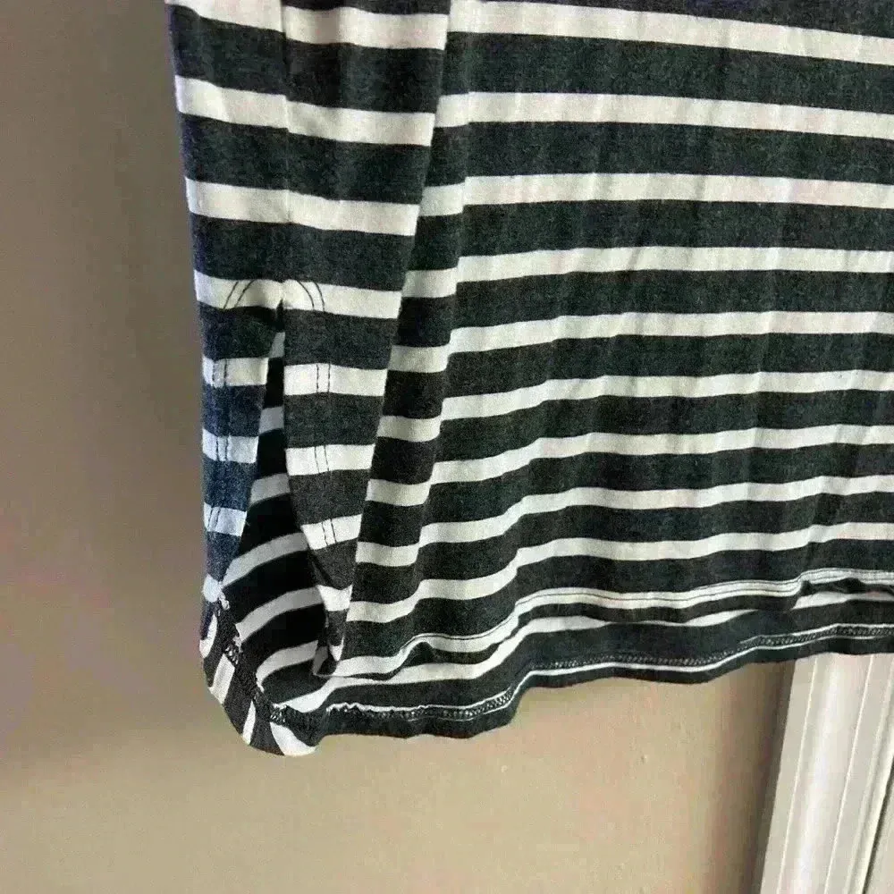 American eagle soft & sexy v neck striped tunic tee dark grey Medium - Image 4