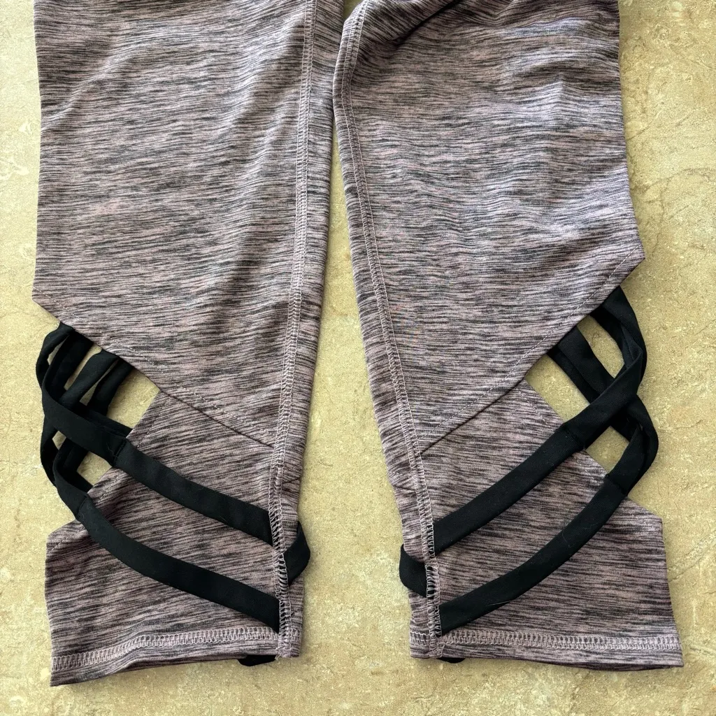 Maurices in Motion Purple Cut Out Printed Athletic Leggings Size L - Image 3