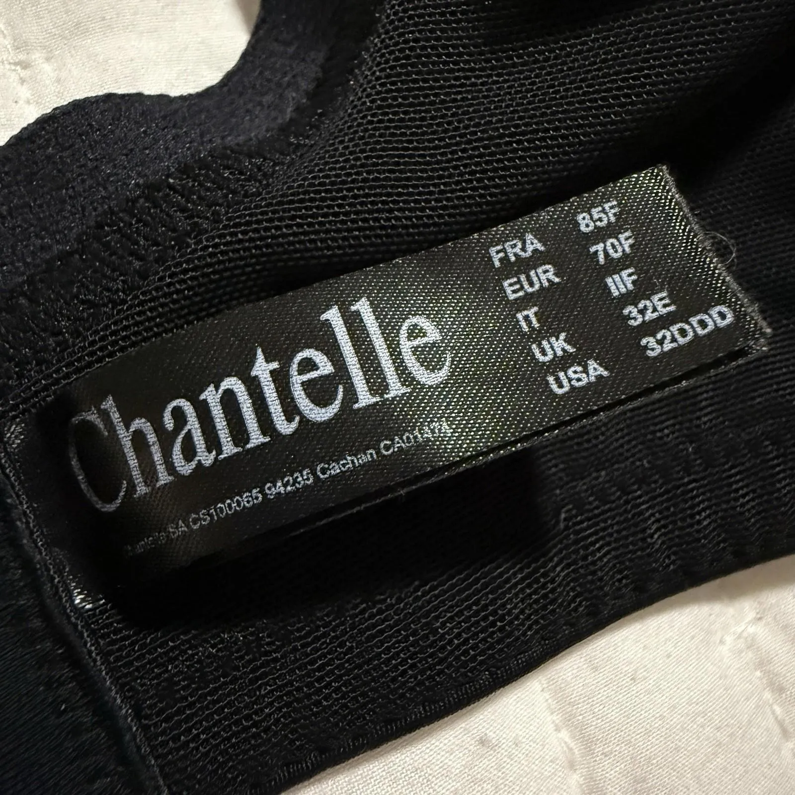 Chantelle High Impact Convertible Sports Bra Black 32DDD Underwire Full Coverage - Image 7