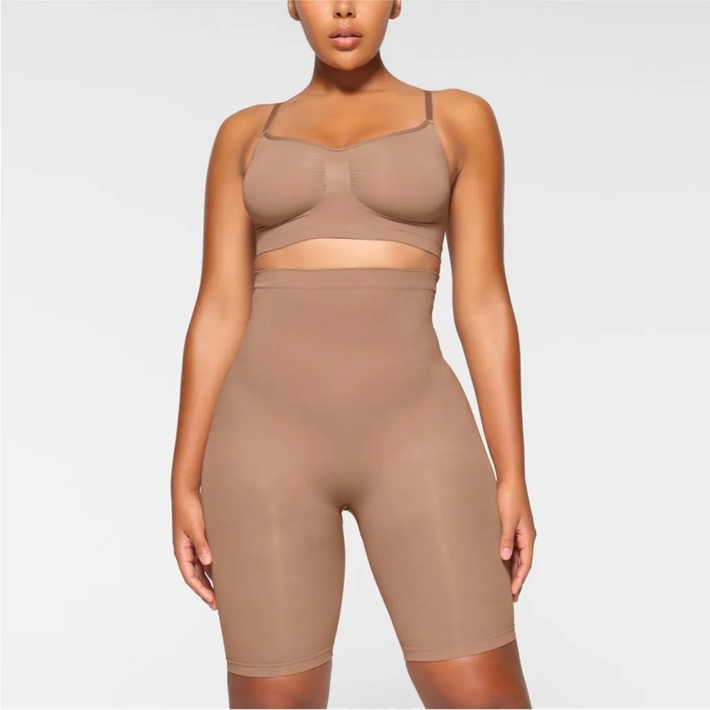 SKIMS Seamless Sculpt High waisted above the knee shorts‎ Sienna size XS - Image 3