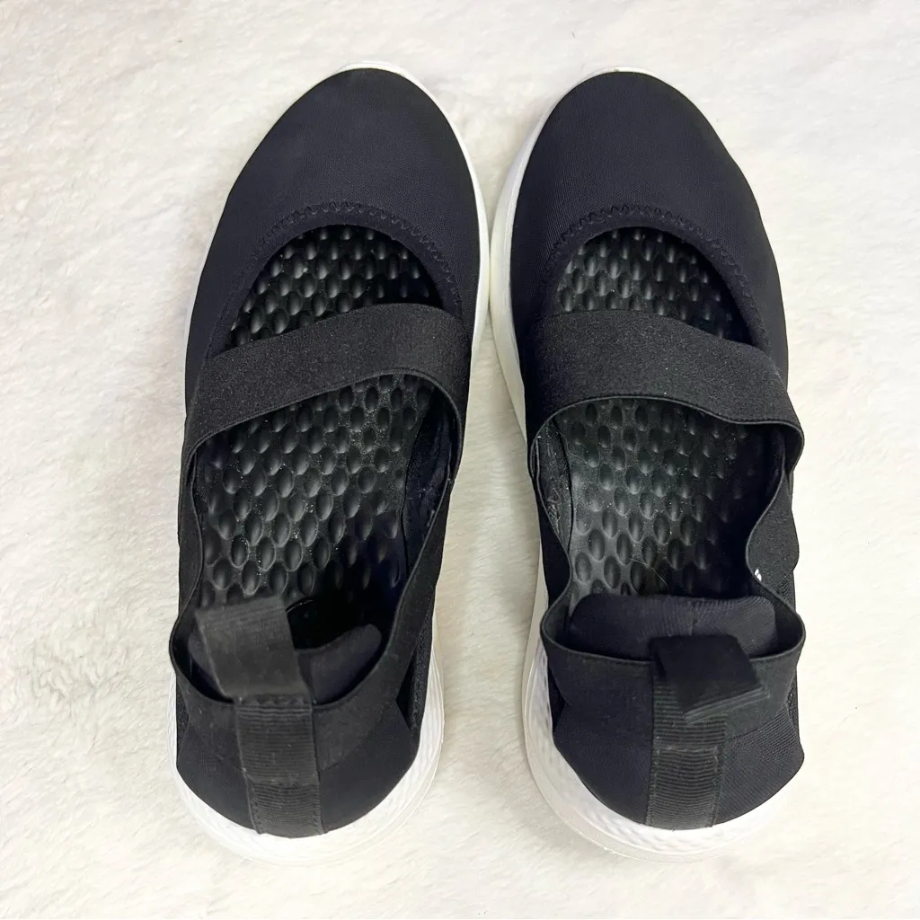 CROCS LiteRide Mary Jane Sneakers Black & White Size 7 - Image 4