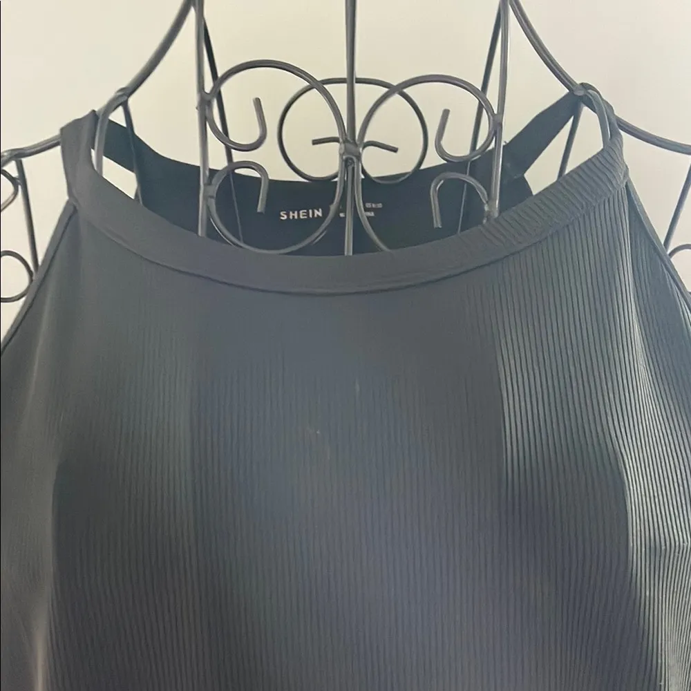 Black Sleeveless long tank - Image 2