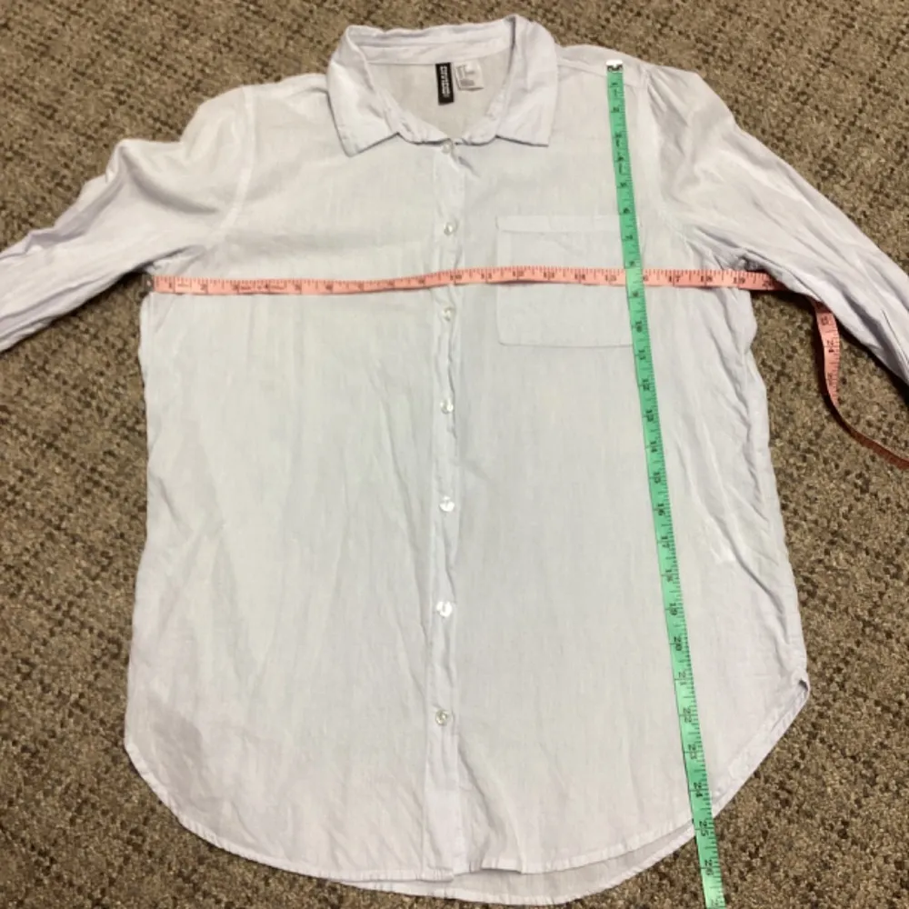 Divided by H&M Light Pale Blue Button Down Collared Long Sleeve Shirt * Size 4 - Image 4