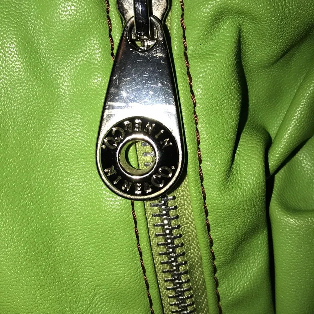 NINE & CO. OVERSIZED GREEN SHOULDER BAG - Image 2