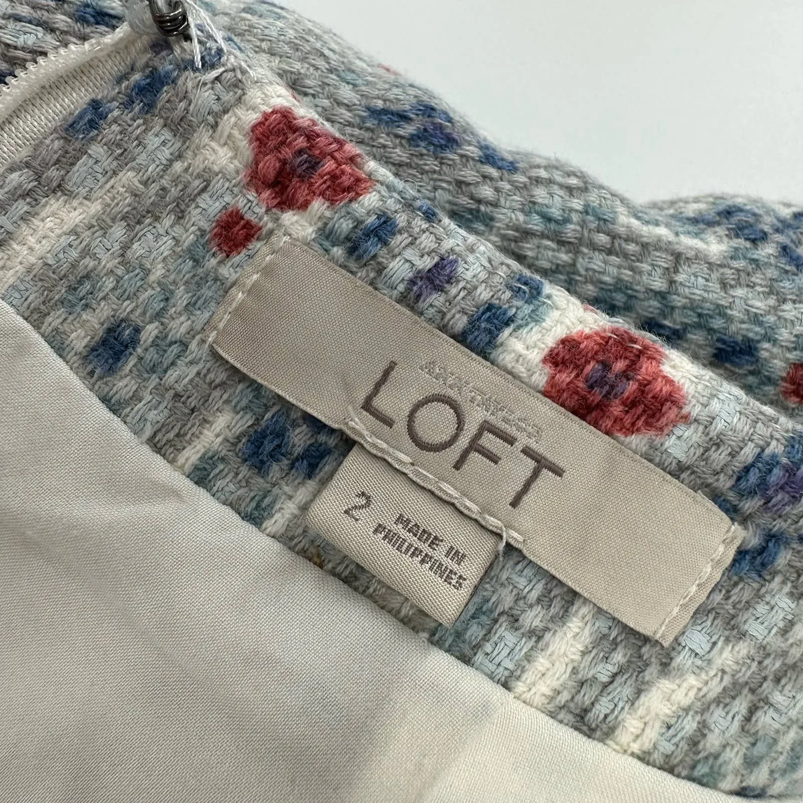 Loft‎ size 2 pencil skirt blue gray white red hidden rear zip - Image 6