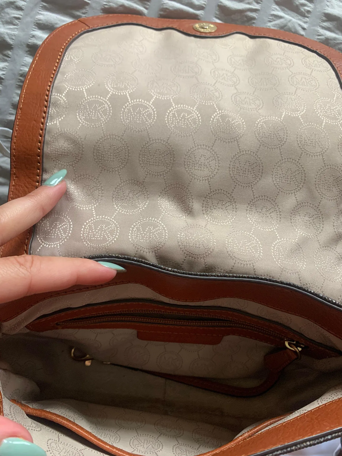 Michael Kors Crossbody - Image 4