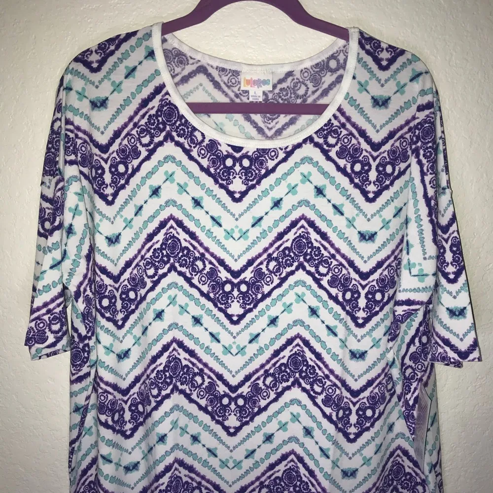 Chevron Tie-Dye Pattern Irma Top LuLaRoe L BNWT - Image 3