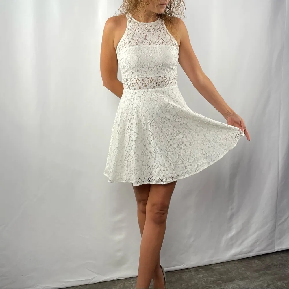 Likely Sleeveless Lace Fit & Flare Mini Dress‎ in White Size 0 - Image 2