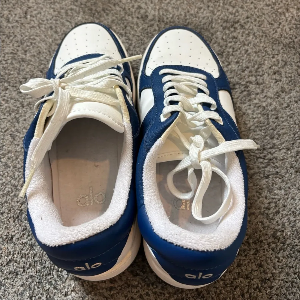 Alo Yoga Recovery Mode Sneakers - Image 5