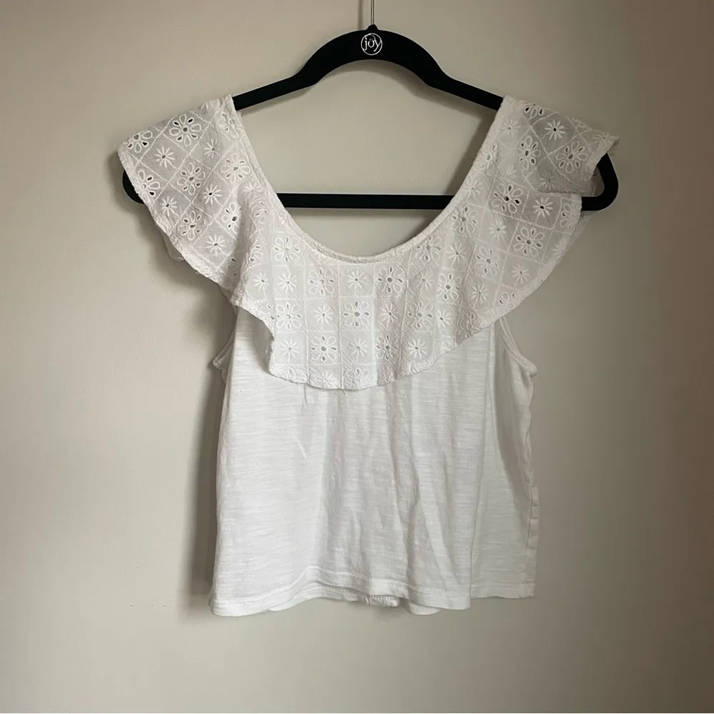 American Eagle White Ruffled Eyelet Flutter Sleeve Blouse Dainty White Top - Image 3