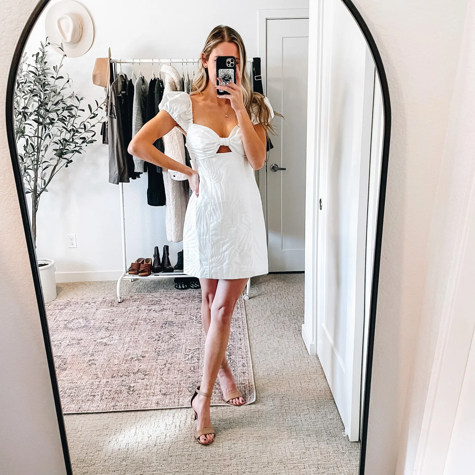 SIGNIFICANT OTHER Celia White Embroidered Palm Puff Sleeve Mini Dress Size 6 - Image 10