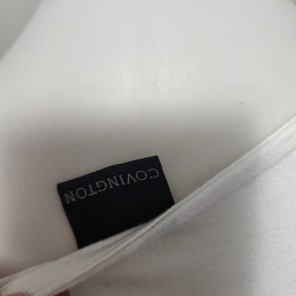 Covington antique white crochet trim flutter sleeve top size small - Image 6