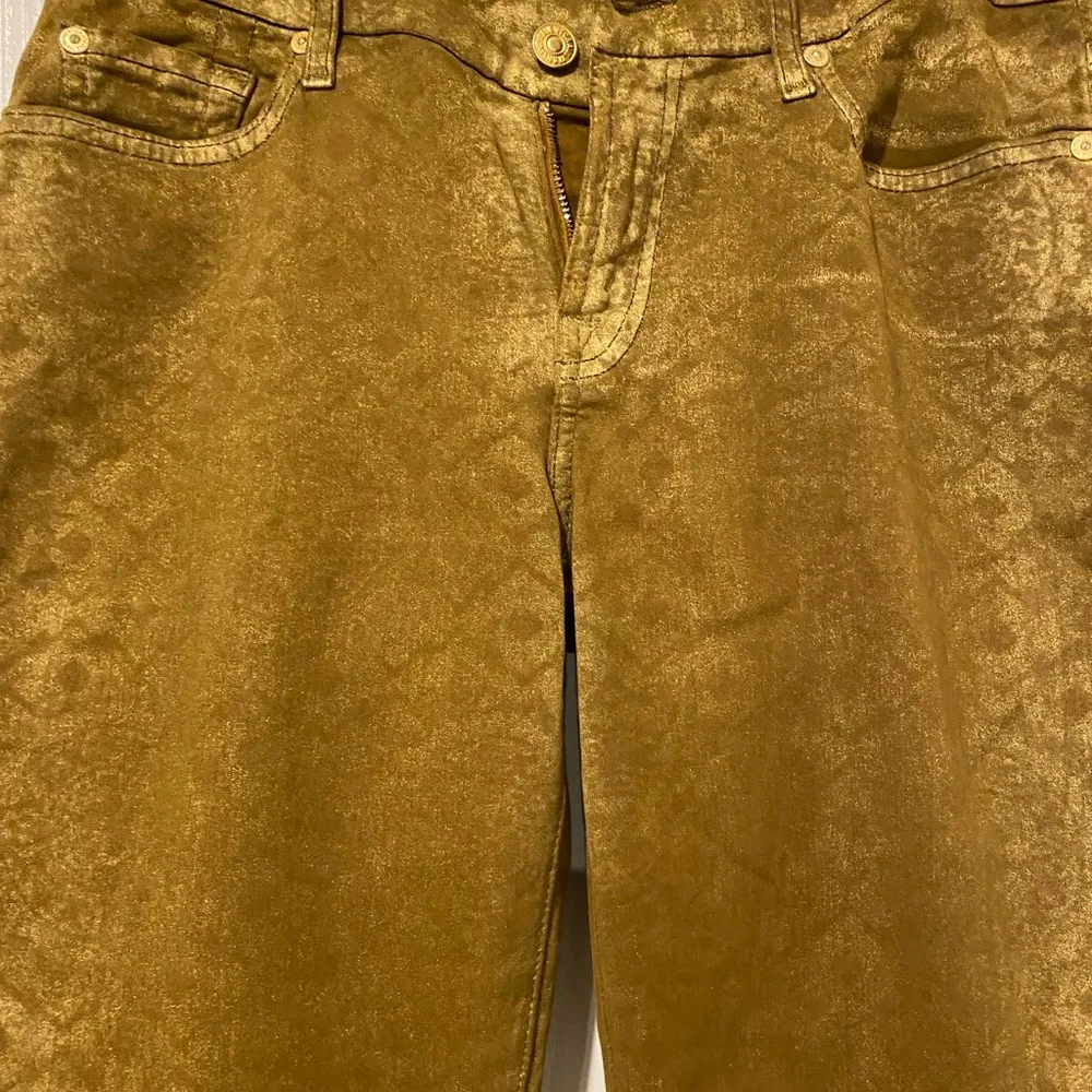 7 For All Mankind
Skinny Gold Metallic Floral-Print Jeans size 28 - Image 13