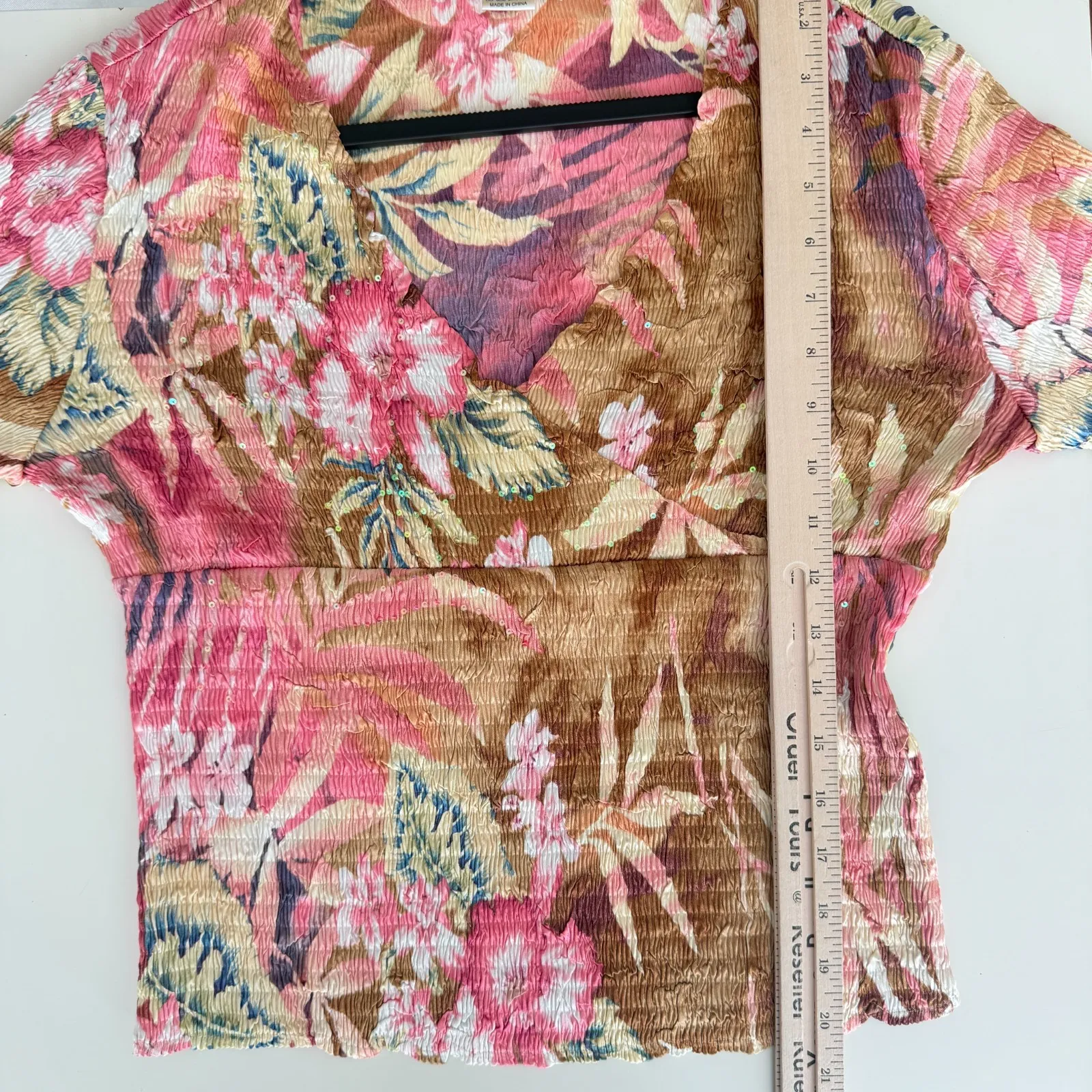 Vintage Y2K Lillie Rubin Top Medium Fairy Floral Rhinestone Crinkle Bell Sleeve Pink - Image 11