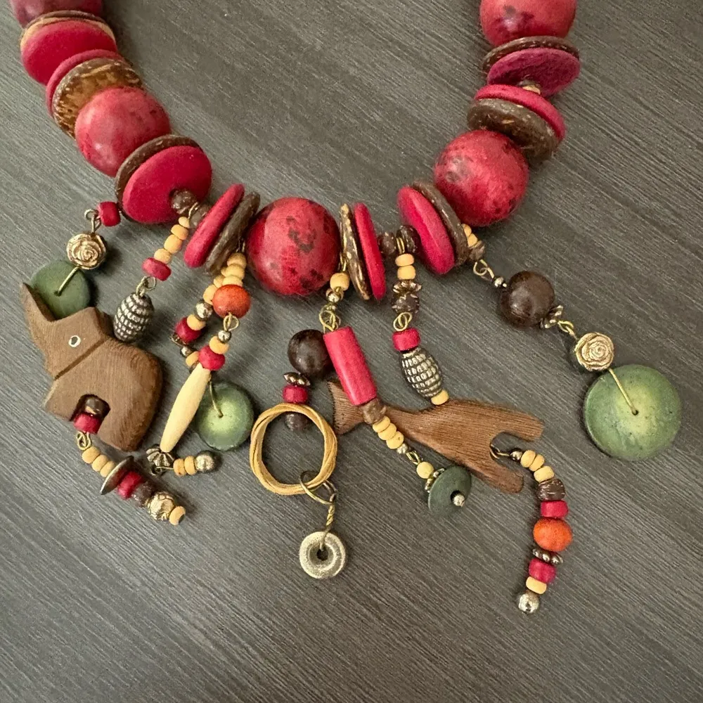 African Safari Beaded Hand Carved Necklace - Image 3