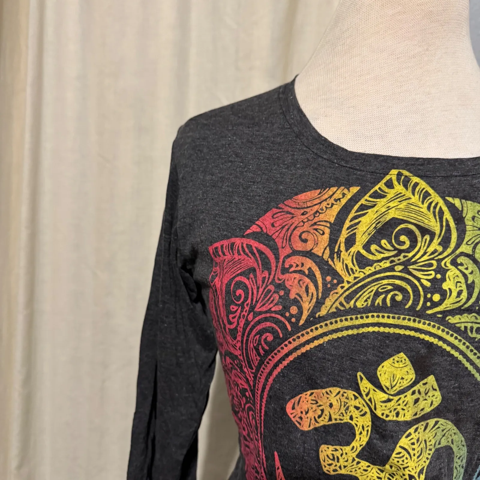 Lokazu Om Mandala Graphic Long Sleeve Bohemian Indie T Shirt Women Size Medium Gray - Image 3