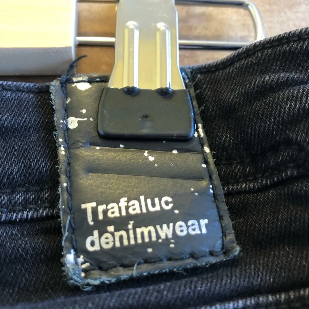 Zara Trafaluc Denimwear Black Distressed Skinny Jeans Size 8 - Image 4