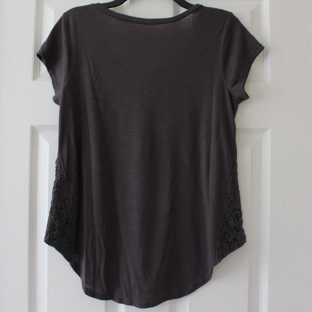 Mudd | Gray Juniors Embroidered Side Tee Shirt - Image 5