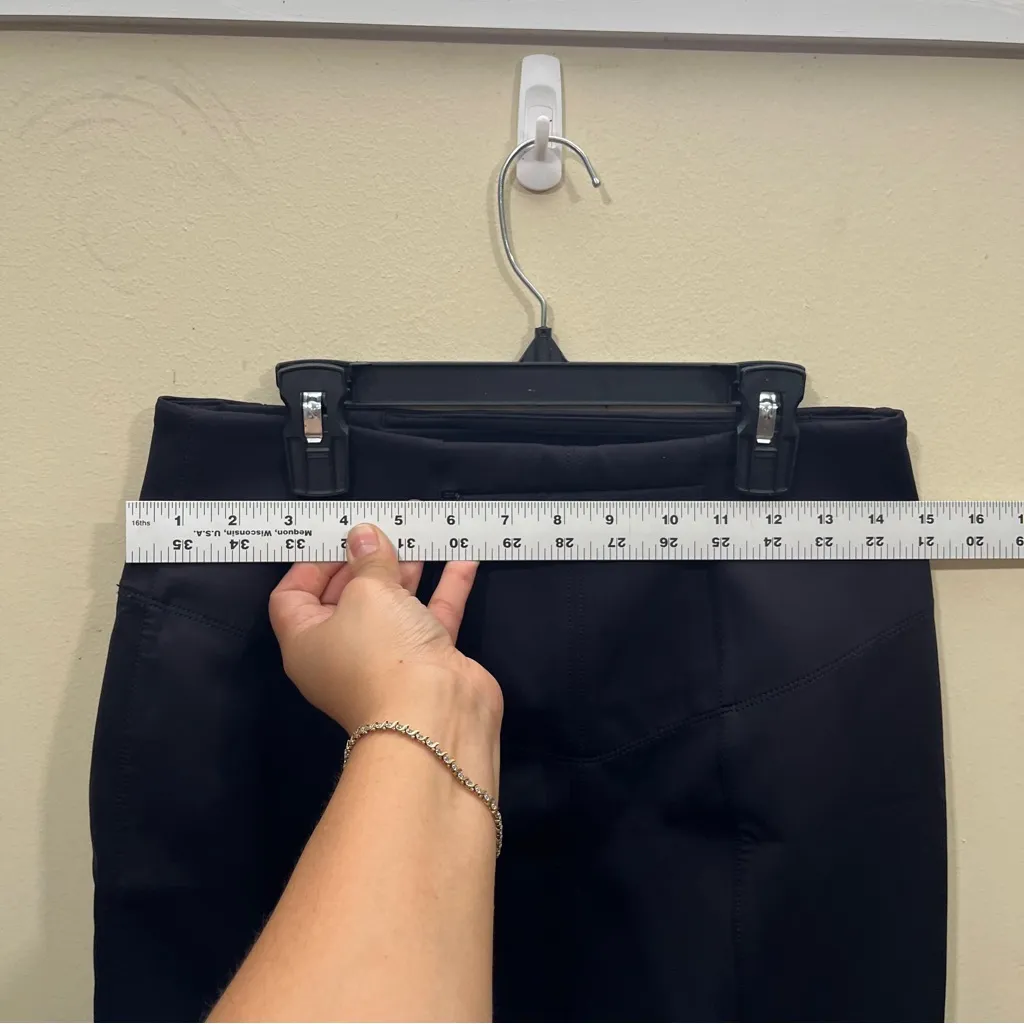 EUC Lululemon black athletic skirt size 8 women’s - Image 5