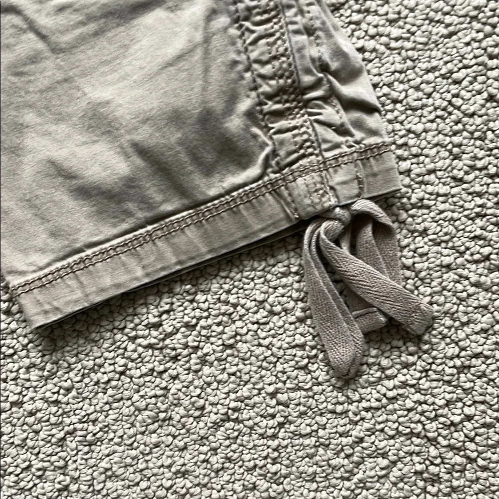 Women’s Tan Capri Cargo Pants - Image 6