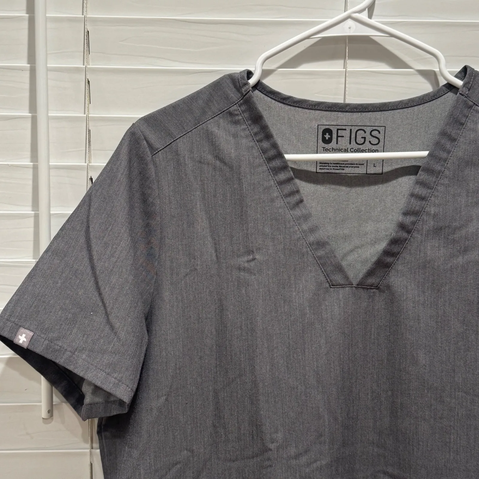 Lot of 2 FIGS Technical Scrub Top Charcoal Gray V-Neck Short Sleeve Size L - Image 2