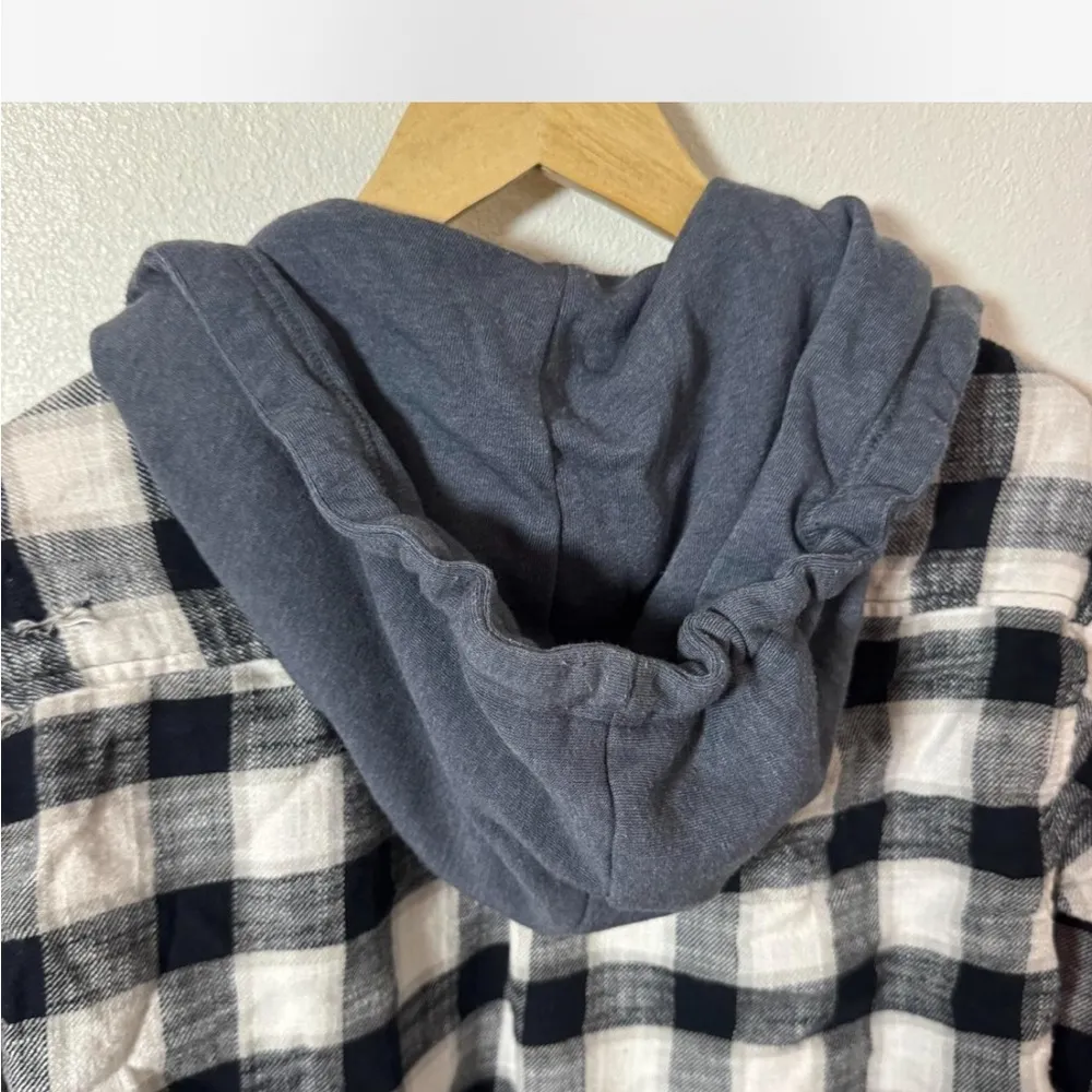 American Eagle AE Cozy Cabin Cropped Distressed Flannel Oversized Button Up | XS - Image 5