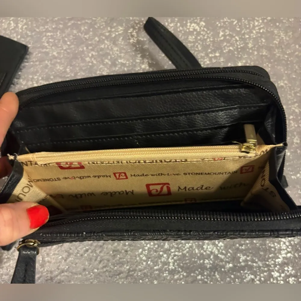 Stone Mountain Accessories Black Wristlet - Image 6