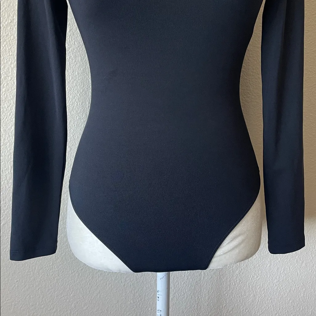 Aritzia Contour Cheeky Squareneck Longsleeve Bodysuit - Image 6