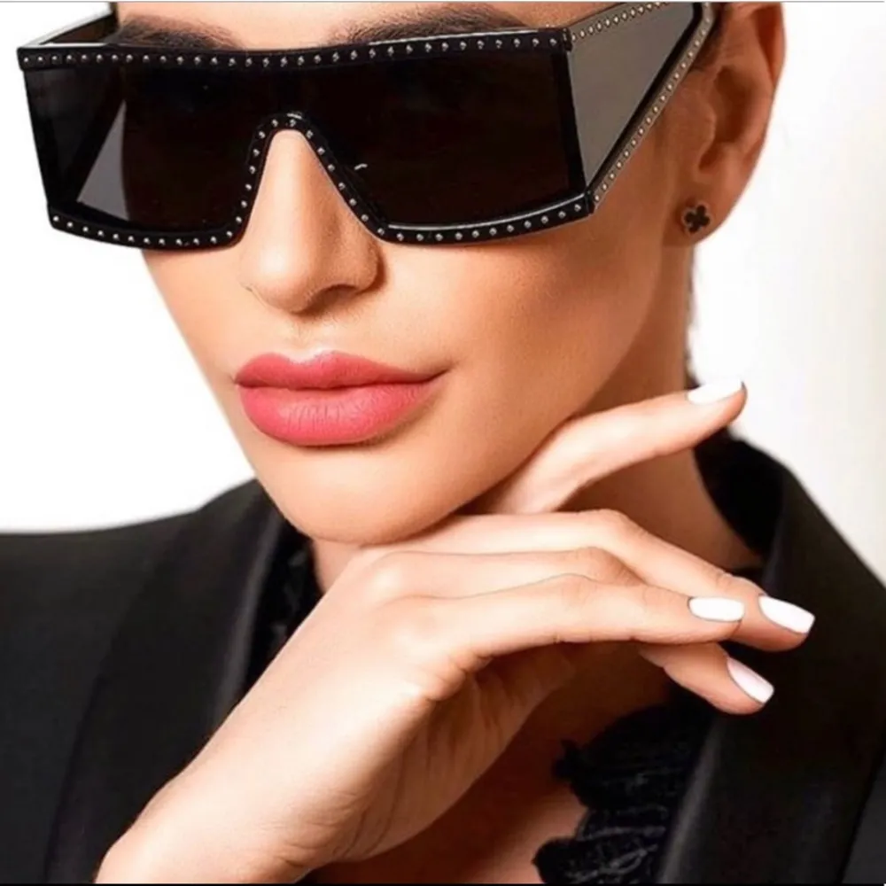 🔥SALE🔥Authentic MOSCHINO 99 Shield studs sunglasses - Image 10