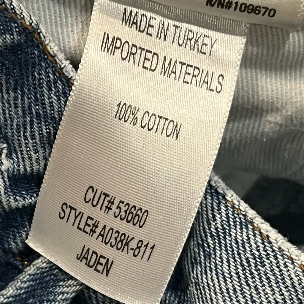 Agolde Jaden Distressed Cutoff Denim Jean Shorts size 27 Style#A038K-811 - Image 10